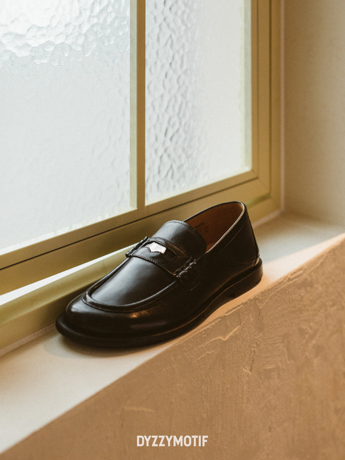 DYZZYMOTIF COWHIDE LEATHER PENNY LOAFER