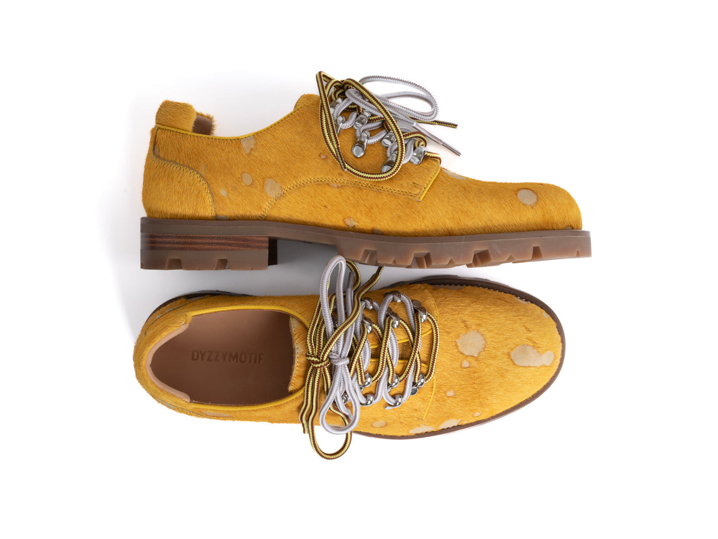 DYZZYMOTIF HORSEHAIR DERBY CAVALLO