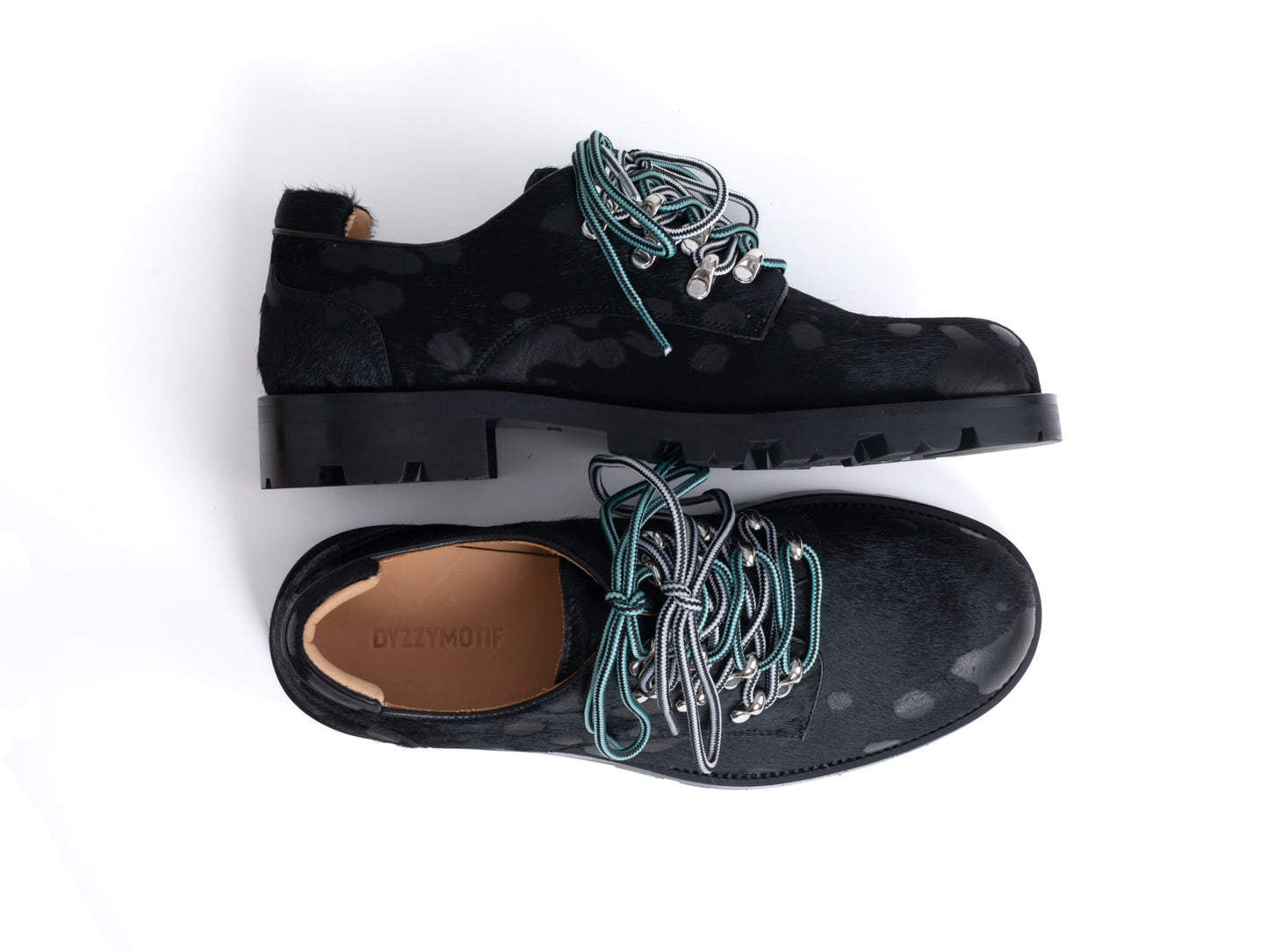 DYZZYMOTIF HORSEHAIR DERBY CAVALLO