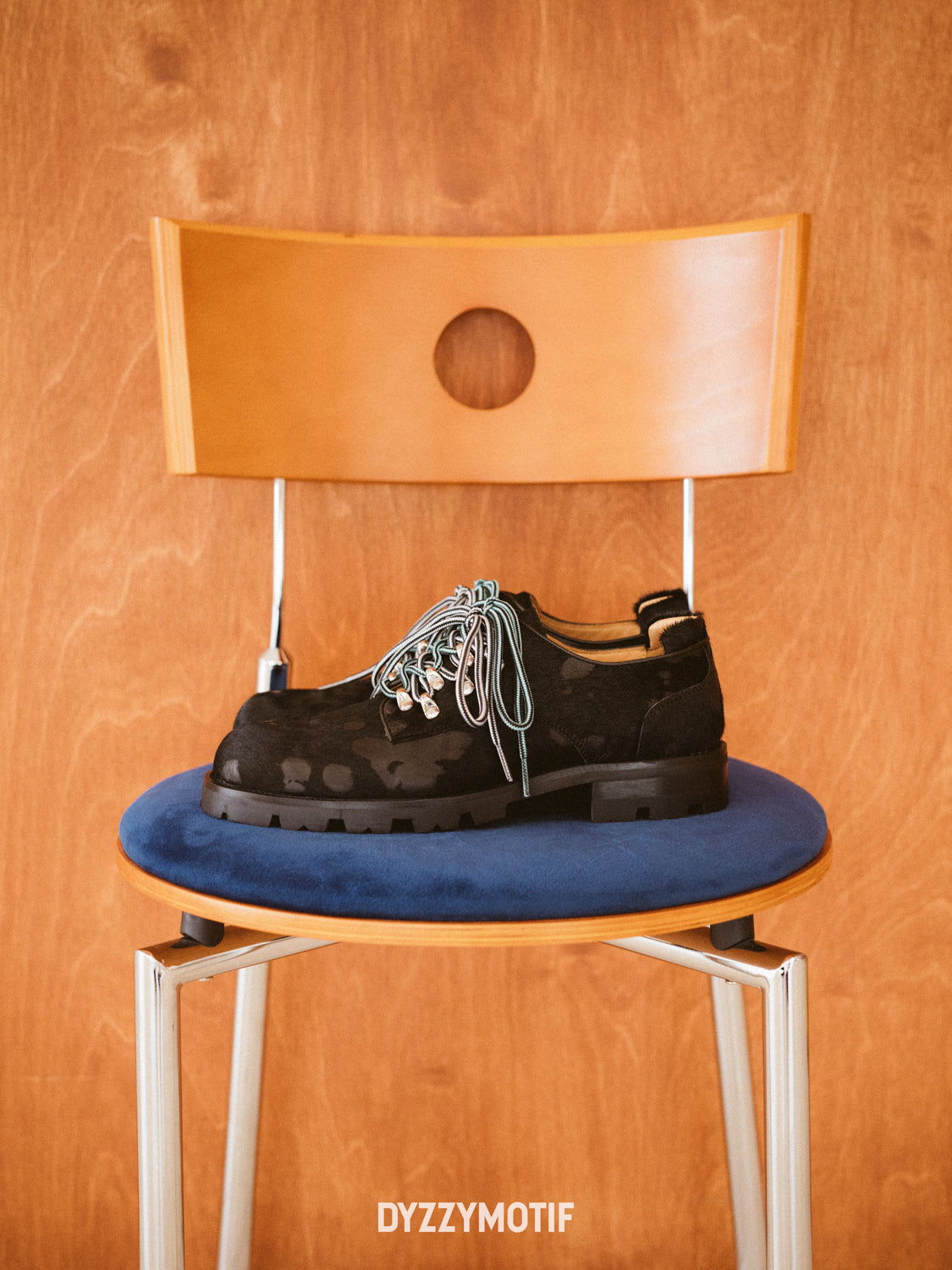 DYZZYMOTIF HORSEHAIR DERBY CAVALLO