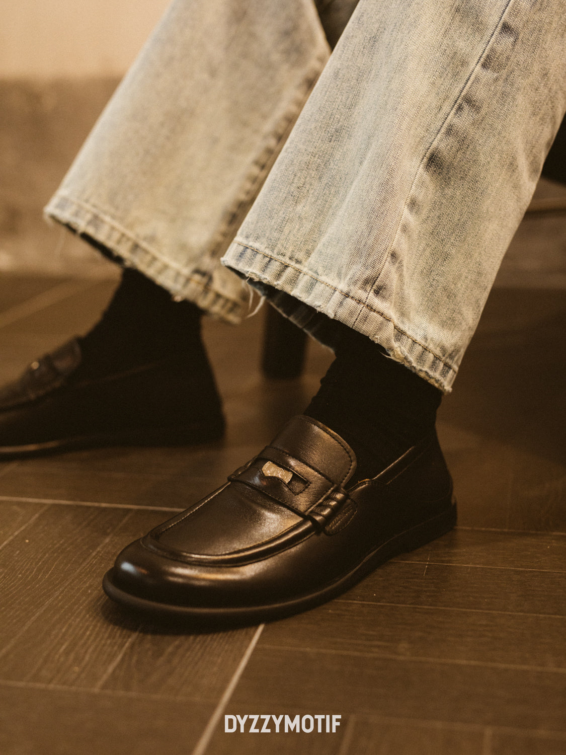 DYZZYMOTIF COWHIDE LEATHER PENNY LOAFER